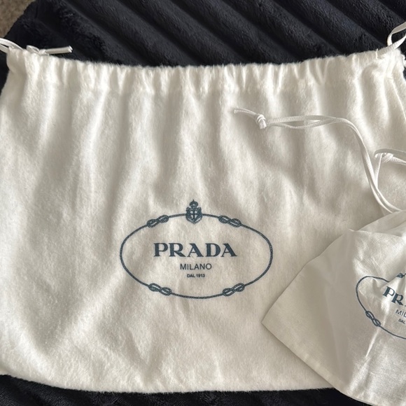 Prada Re-Edition 2005 - Picture 2 of 4